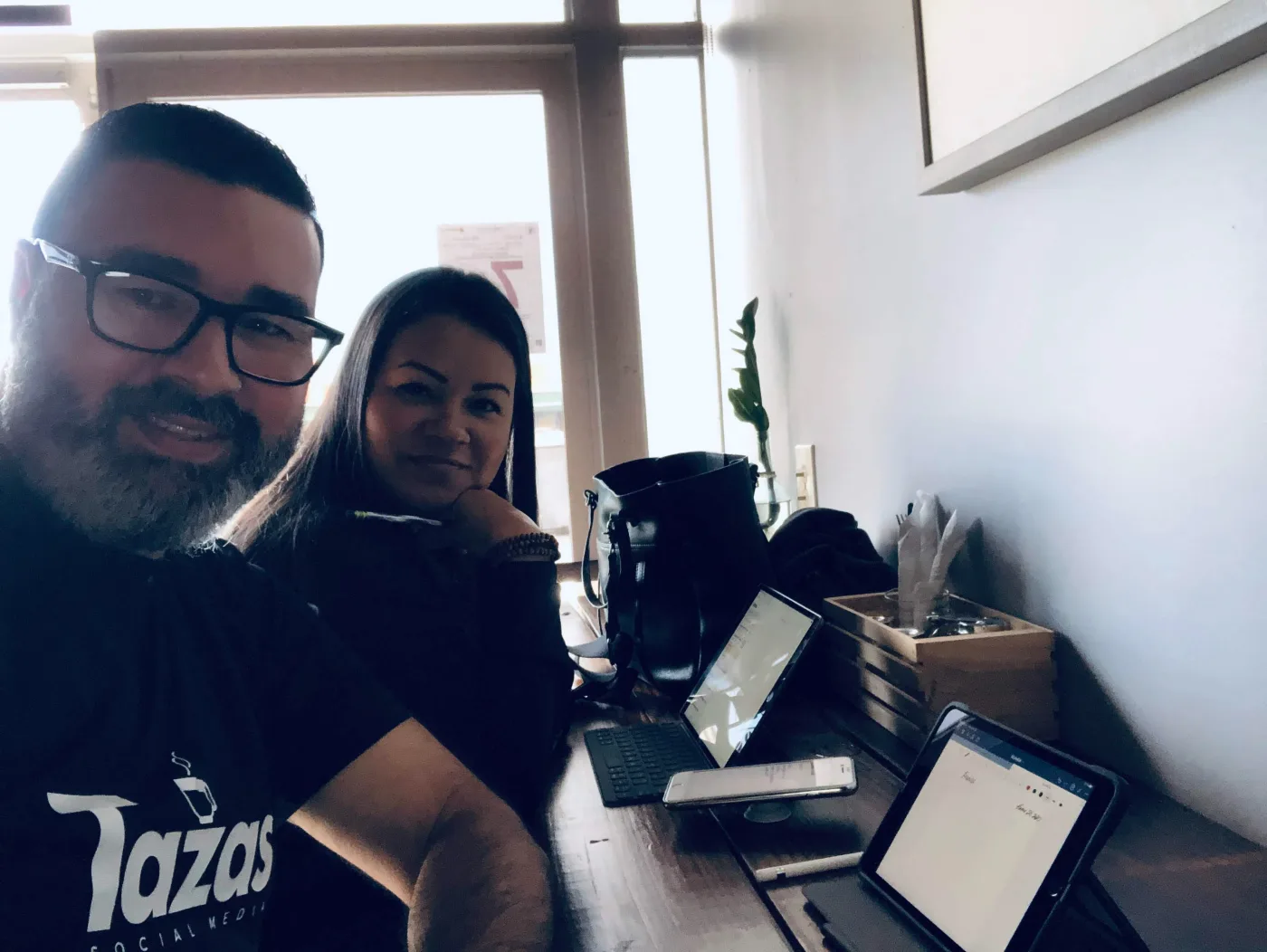 Taller intensivo de trabajo remoto — origen de Tazas Social Media